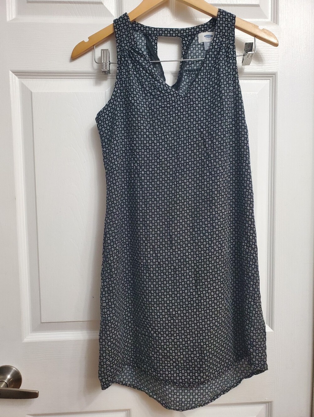 Old Navy Sleeveless Dress Or Top - SIZE XS